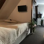 Karina 4*