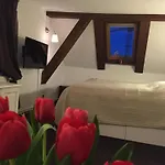 Karina Πανσιόν