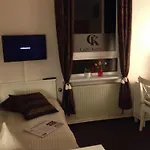 Karina Πανσιόν 4*