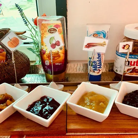 Karina Konukevi Schwerin (Mecklenburg-Vorpommern)