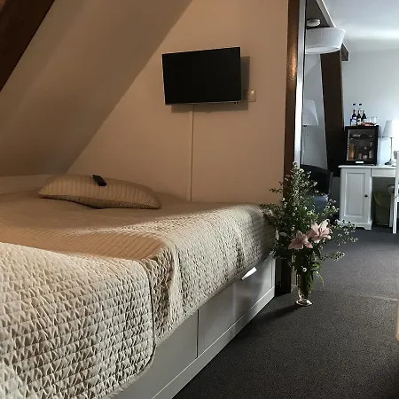 Karina 4*