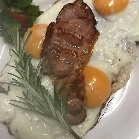 Karina ゲストハウス 4*