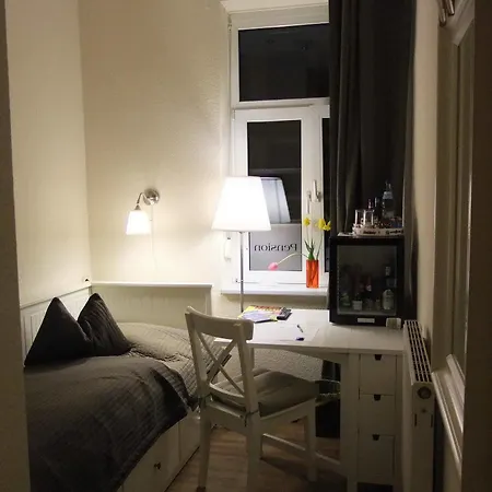 Karina シュヴェリーン